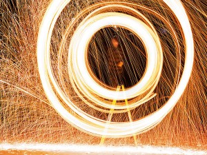 Psychoterapię dorosłych, młodzieży i dzieci, coaching, warsztaty rozwojowe, szkolenia dla firm, konsultacja psychologiczna, terapia grupowa, action learning, wykłady i spotkania otwarte